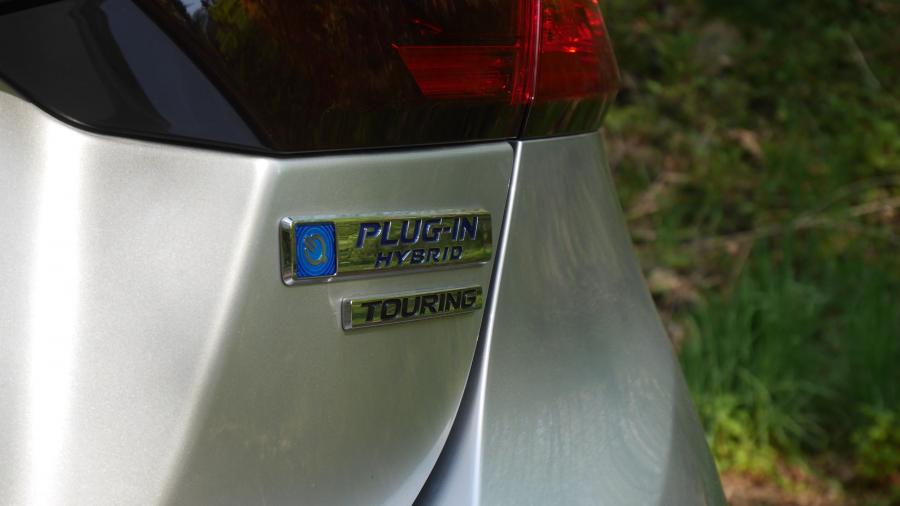 Логотип Honda Clarity Plug-In Hybrid 2017 года  (NA) (фото 83 из 84)